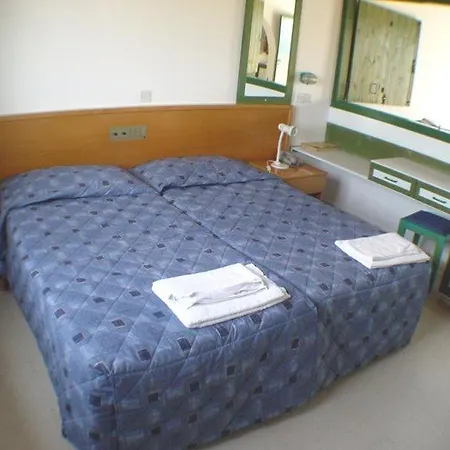 Aparthotel Myroandrou