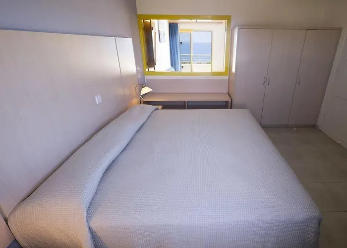 Myroandrou 4* Pernera