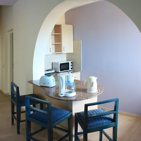 Myroandrou Aparthotel 3*
