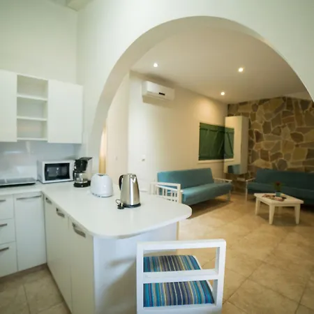 Myroandrou Aparthotel Pernera