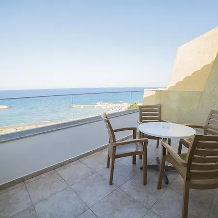 Aparthotel Myroandrou 3*