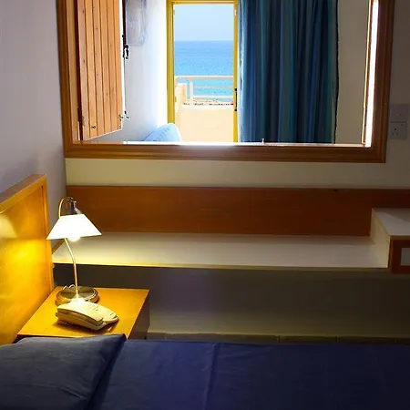 Myroandrou Aparthotel 3*