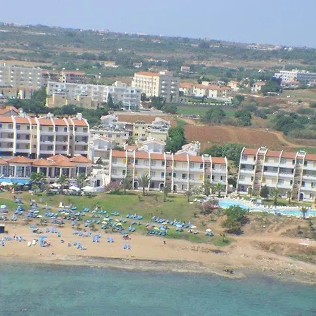 Aparthotel Myroandrou 4*