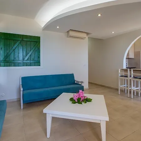 Myroandrou Aparthotel