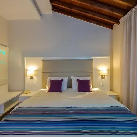 Appart hôtel Myroandrou 4*