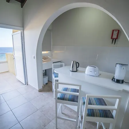Myroandrou Aparthotel 3*