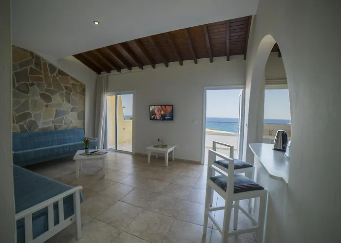 Aparthotel Myroandrou