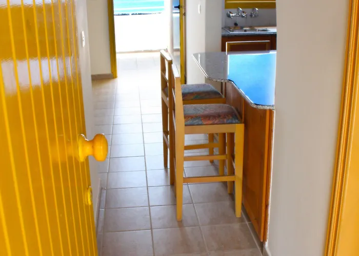 Aparthotel Myroandrou