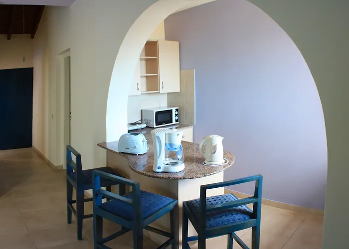 Myroandrou 4* Pernera