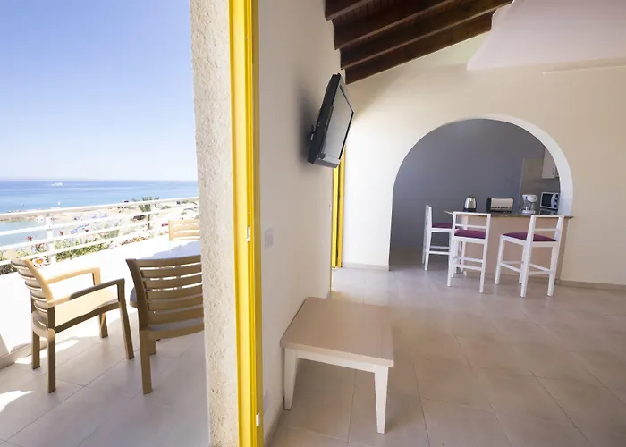 Myroandrou Aparthotel 4*