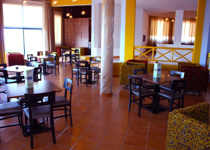 Aparthotel Myroandrou 4*