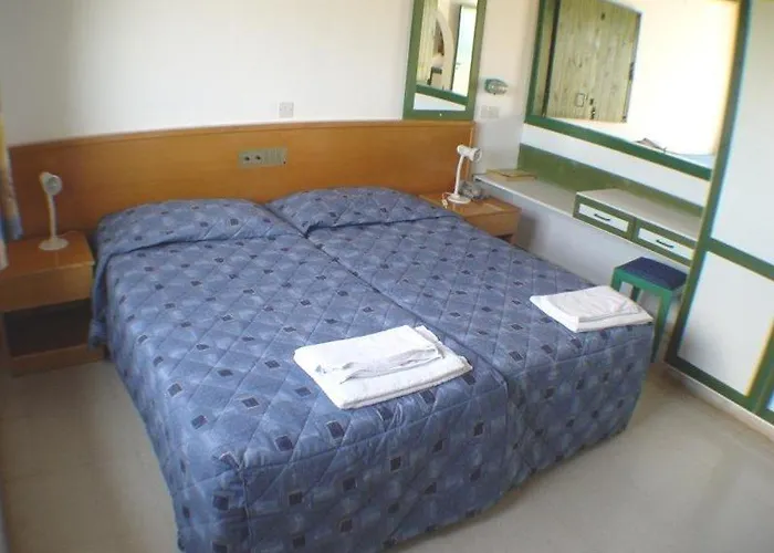 Aparthotel Myroandrou