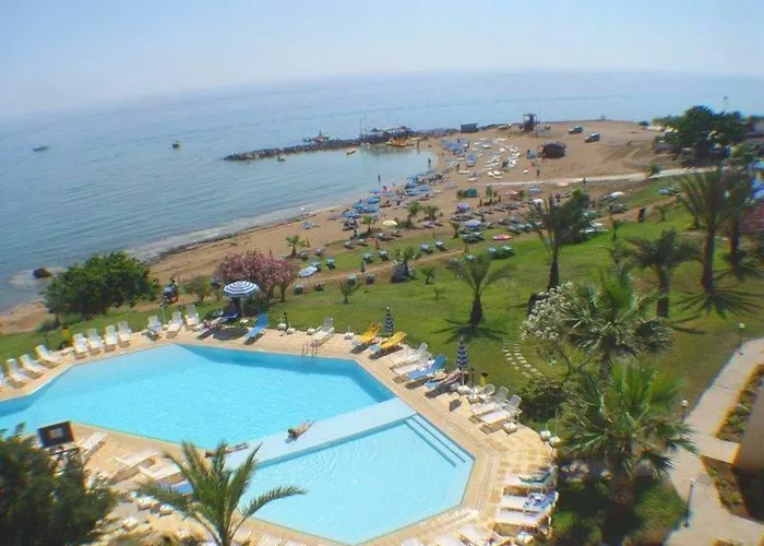 Aparthotel Myroandrou 4*