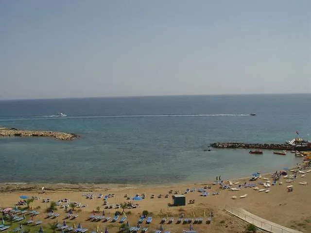 Myroandrou Aparthotel Pernera