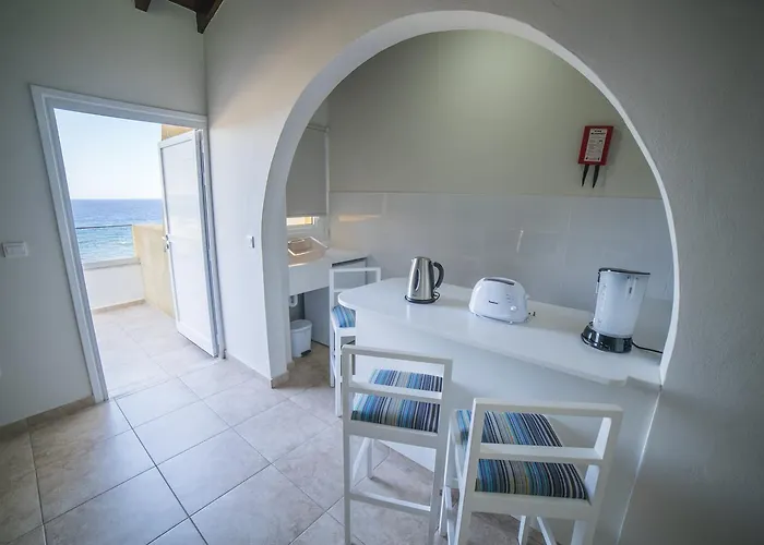 Myroandrou Aparthotel 4*